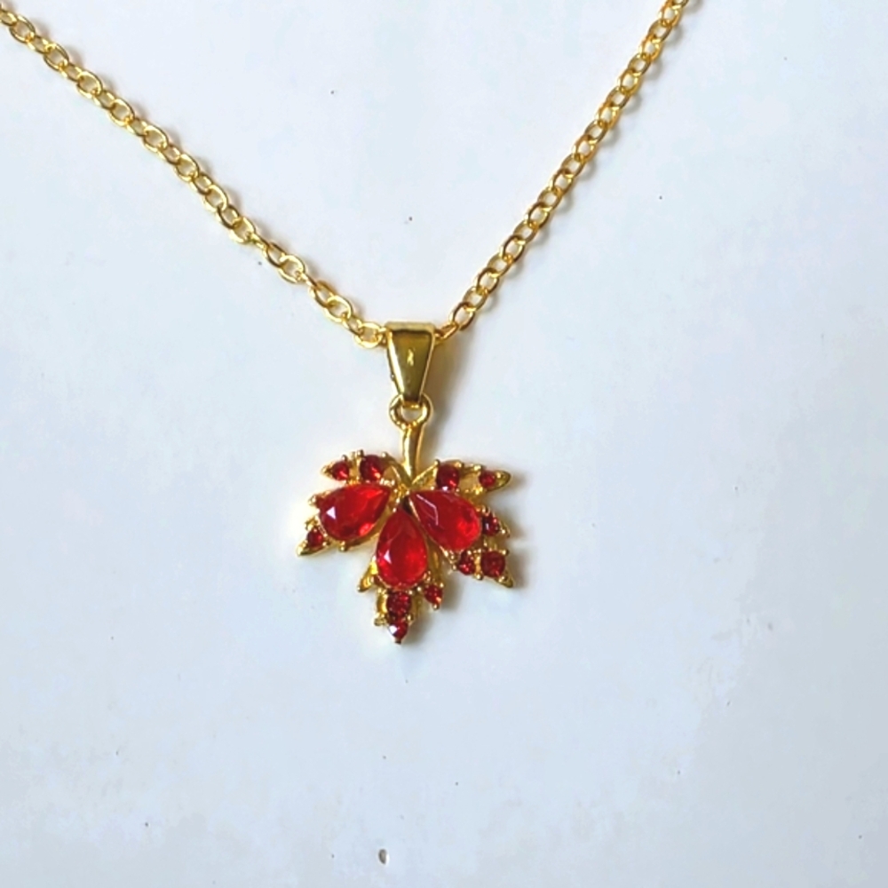 Mapleleaf Bling NECKLACE   Colorful Fall Autumn GEM MAPLELEAF NECKLACE